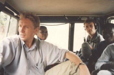 In de Land Rover van pater Valentijn de Belie in oerwoud in Maniema (Oost Congo)