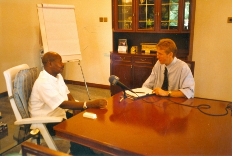 Interview met de Oegandese president Museveni voor VTM Nieuws (Kampala 2001)